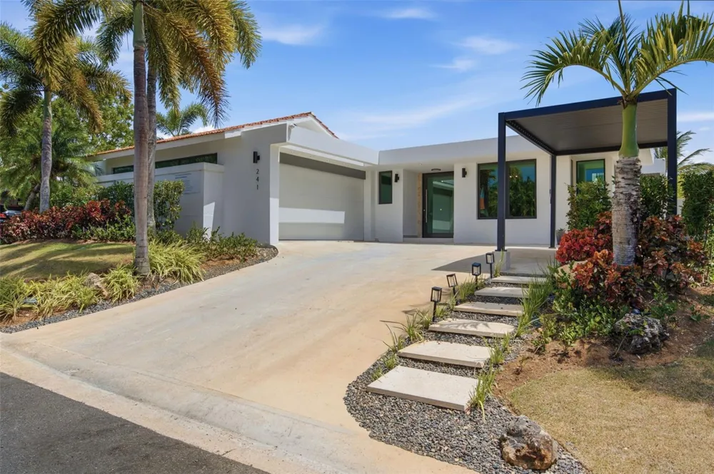 241 CAMINO DEL JAGUEY Dorado, PR 00646