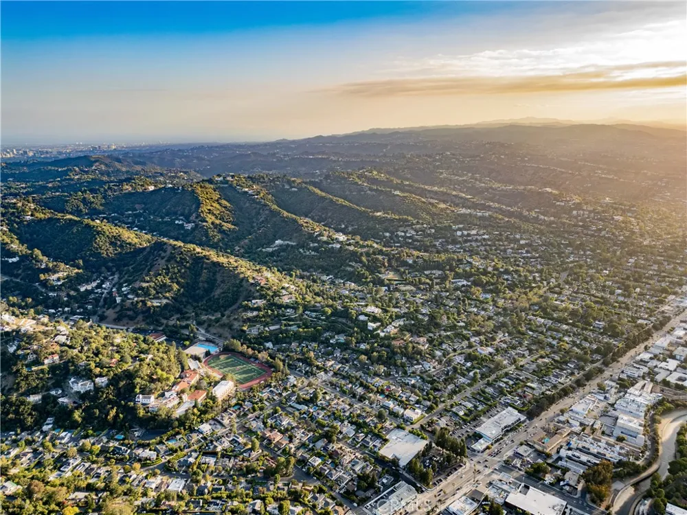 12448 Laurel Terrace Drive Studio City, CA 91604