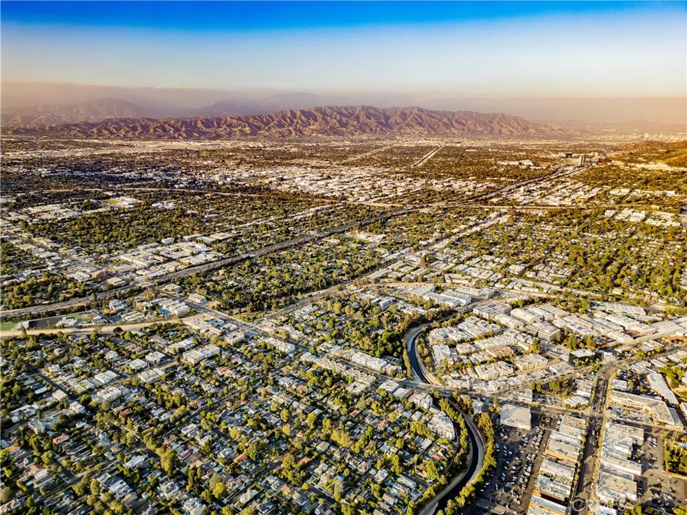 12448 Laurel Terrace Drive Studio City, CA 91604