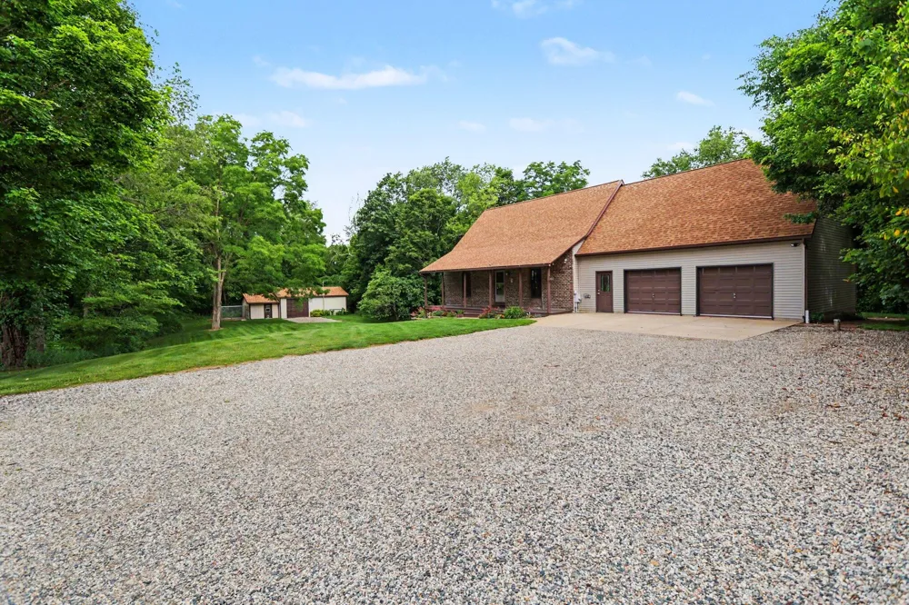 9411 Evart Road Maple Grove Township, MI 49073