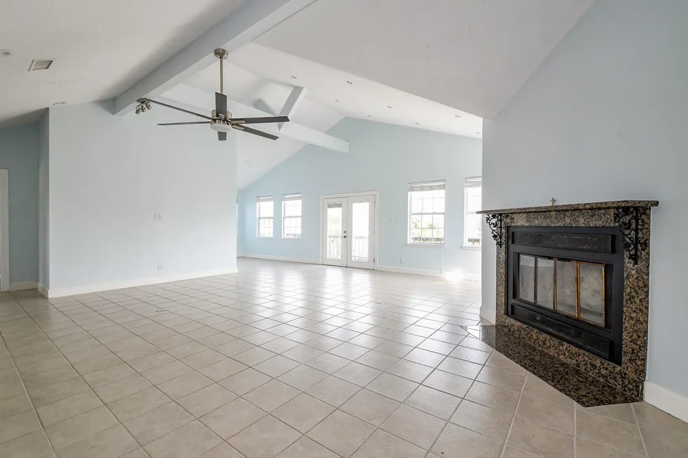 1615 Railroad Avenue San Leon, TX 77539
