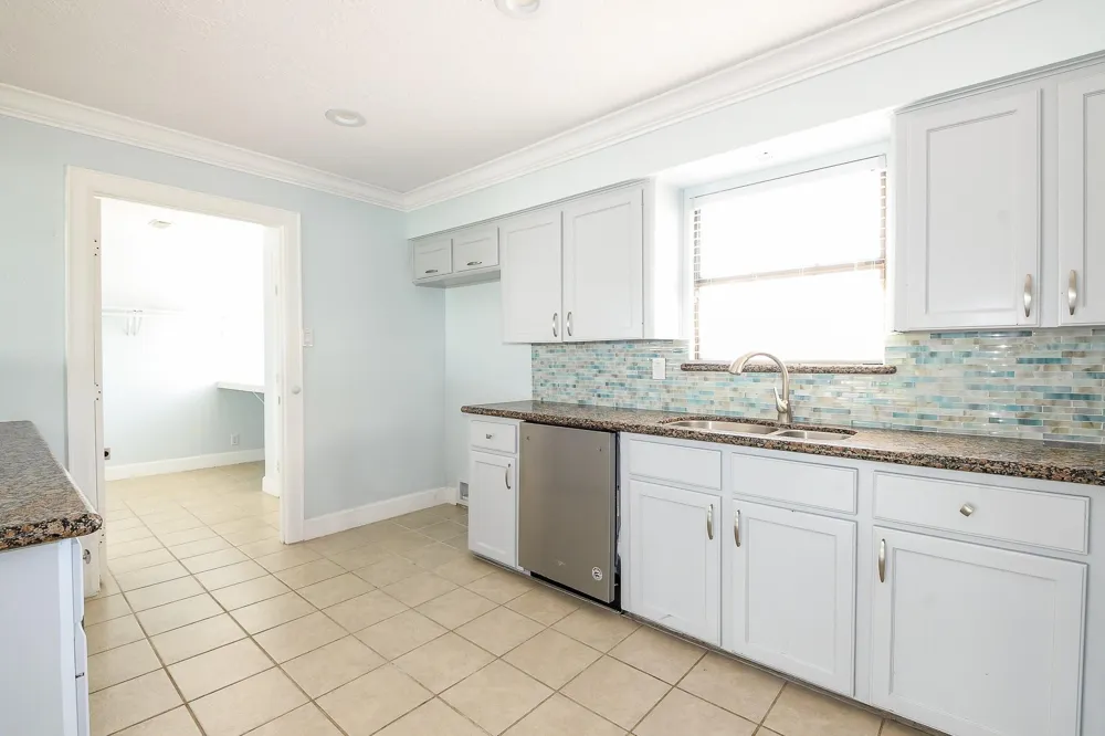 1615 Railroad Avenue San Leon, TX 77539