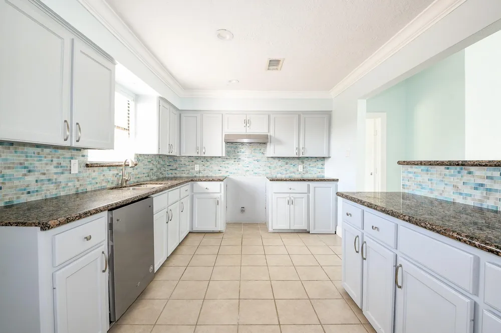 1615 Railroad Avenue San Leon, TX 77539