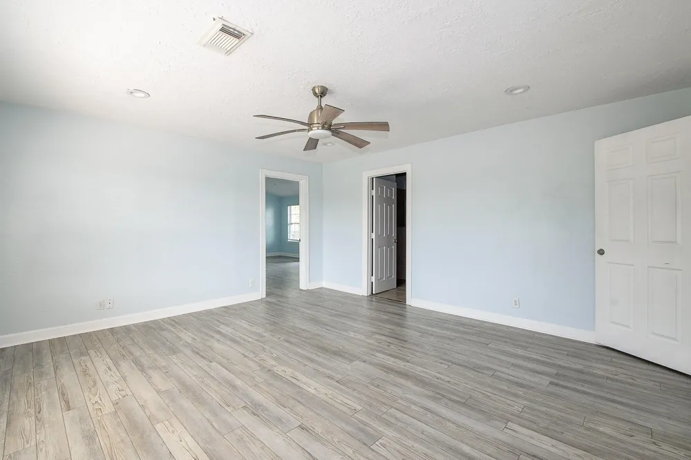 1615 Railroad Avenue San Leon, TX 77539