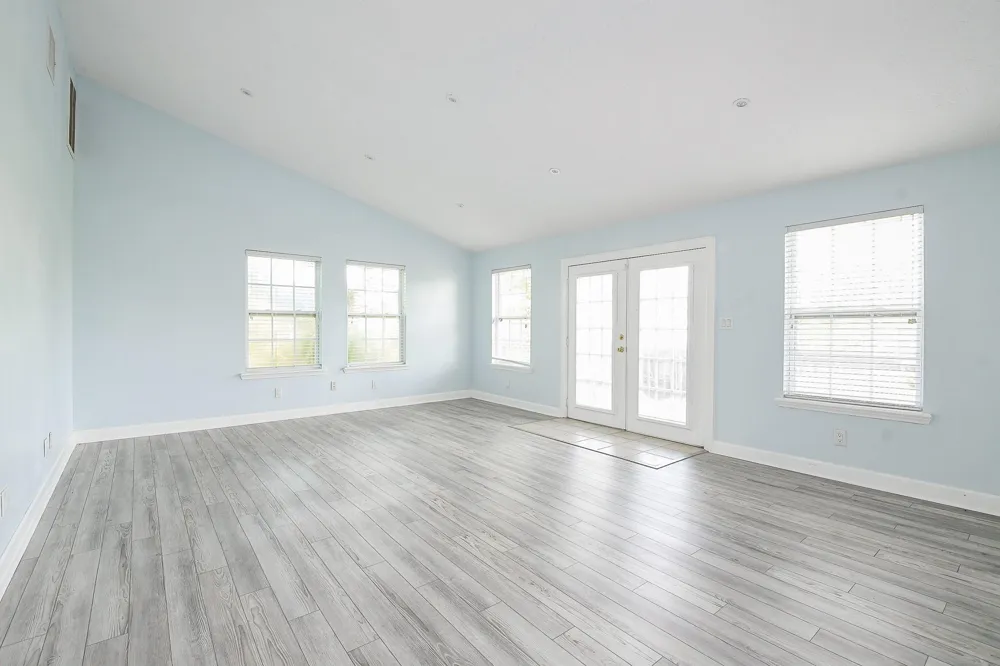 1615 Railroad Avenue San Leon, TX 77539