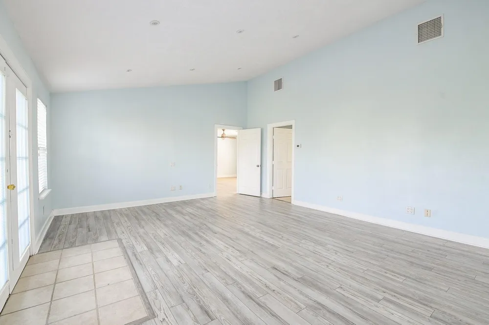 1615 Railroad Avenue San Leon, TX 77539