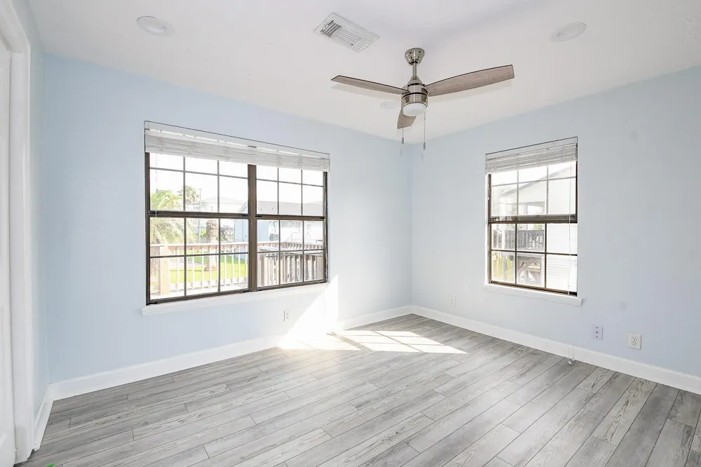 1615 Railroad Avenue San Leon, TX 77539