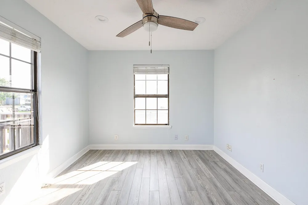 1615 Railroad Avenue San Leon, TX 77539