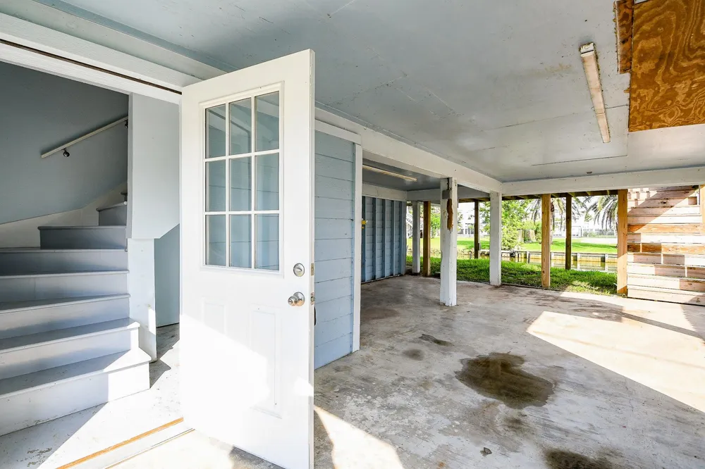 1615 Railroad Avenue San Leon, TX 77539