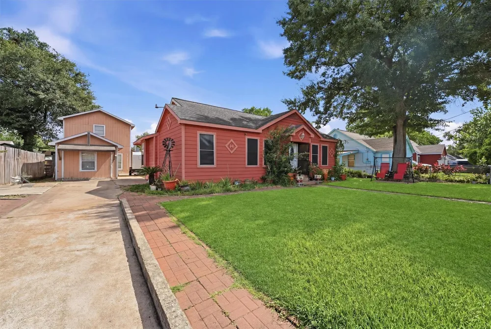 811 Canadian Street Houston, TX 77009