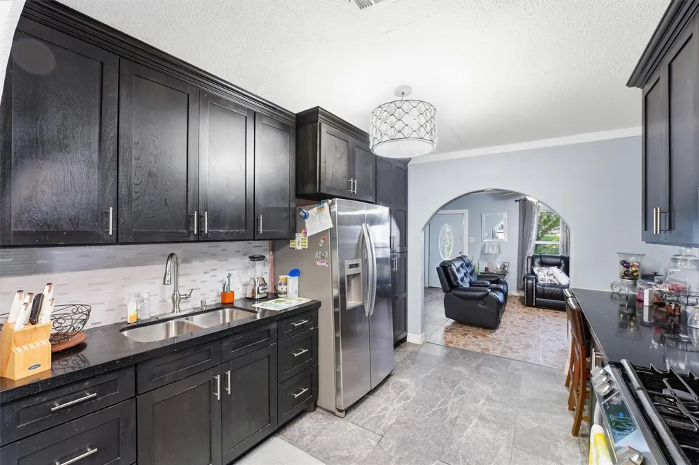 811 Canadian Street Houston, TX 77009
