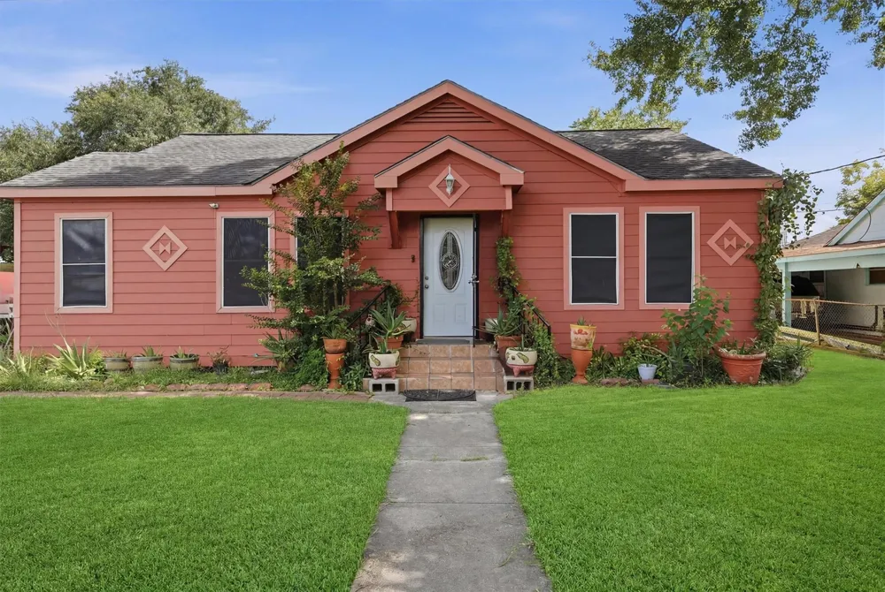 811 Canadian Street Houston, TX 77009