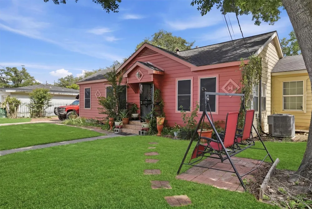 811 Canadian Street Houston, TX 77009