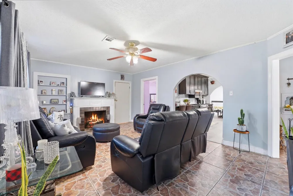 811 Canadian Street Houston, TX 77009