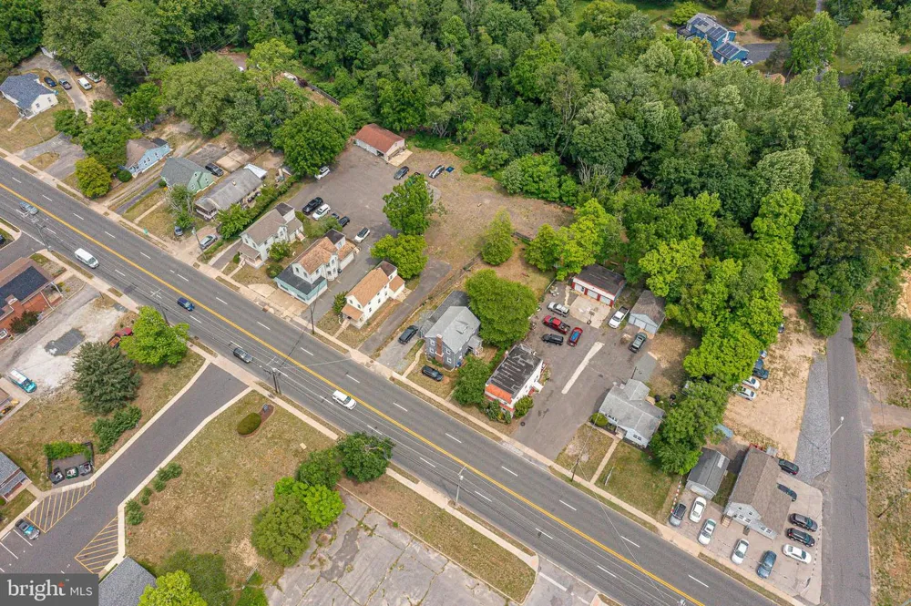 233 WHITE HORSE PIKE Clementon, NJ 08021