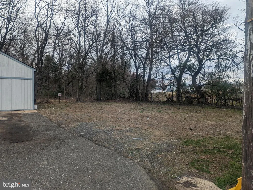 233 WHITE HORSE PIKE Clementon, NJ 08021