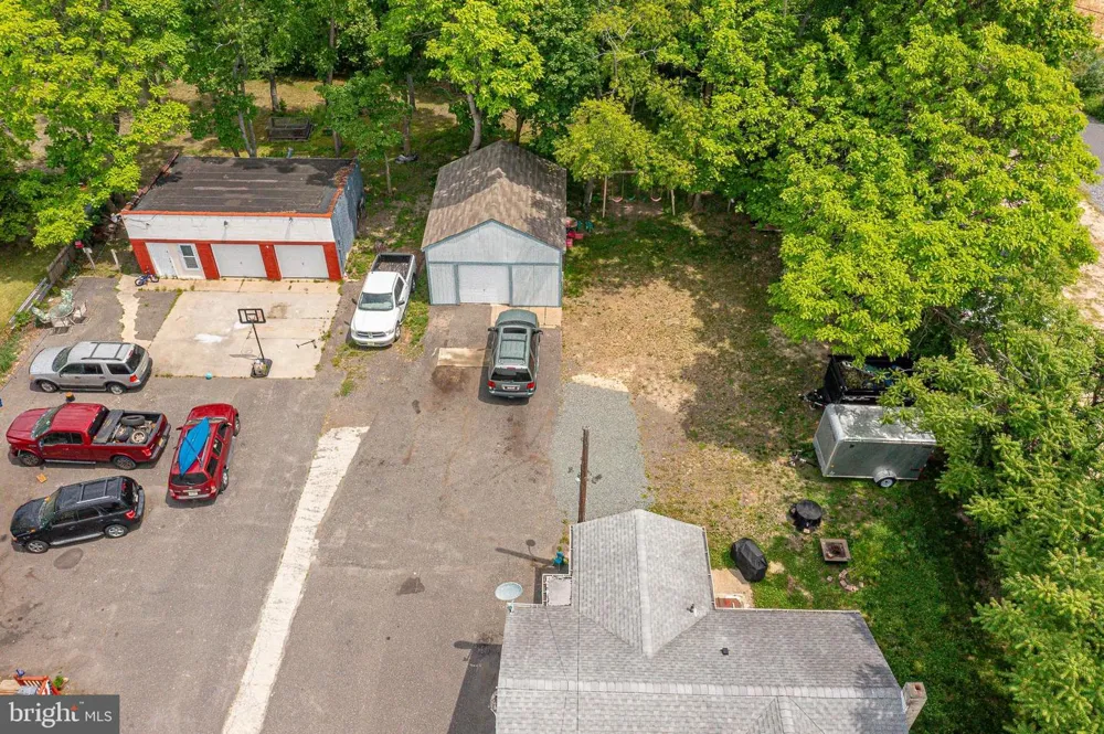 233 WHITE HORSE PIKE Clementon, NJ 08021