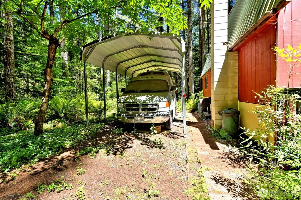 830 Lake Cushman Road Hoodsport, WA 98548