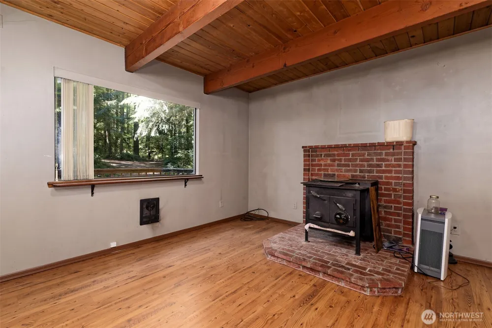 830 Lake Cushman Road Hoodsport, WA 98548