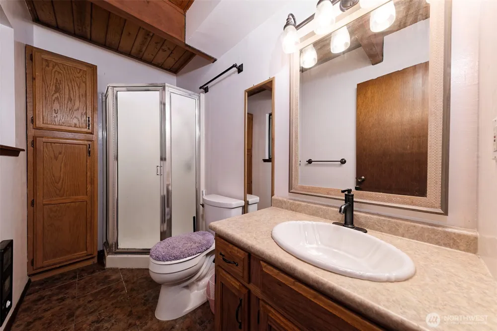 830 Lake Cushman Road Hoodsport, WA 98548