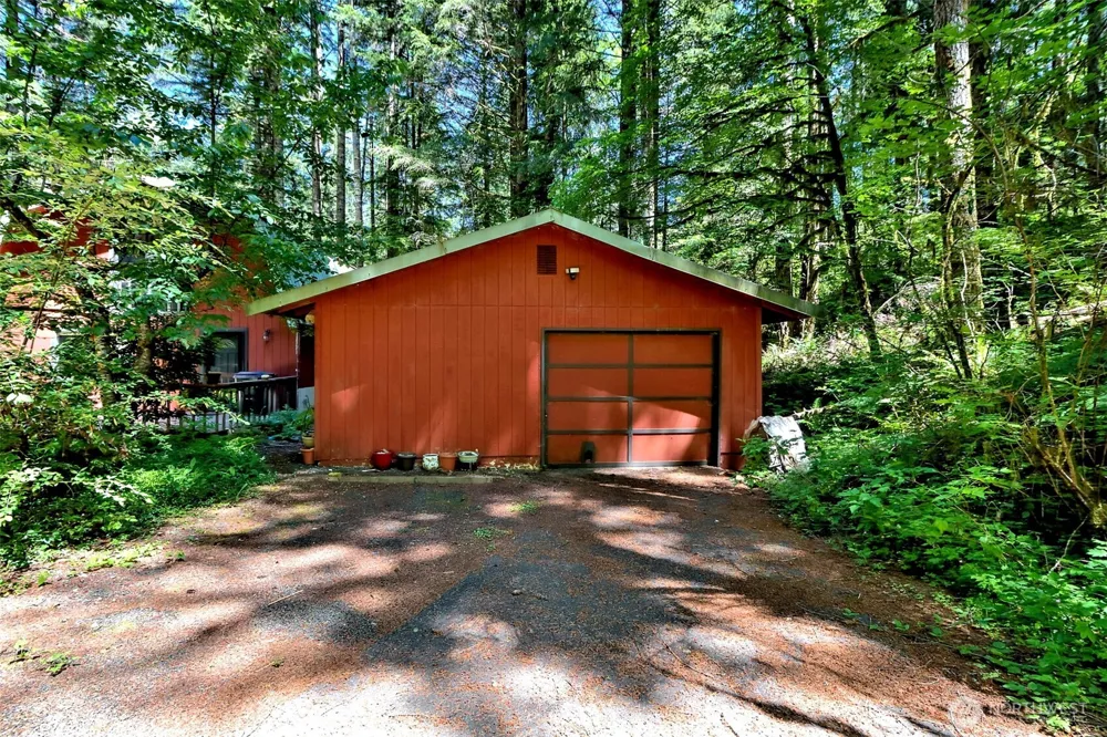830 Lake Cushman Road Hoodsport, WA 98548
