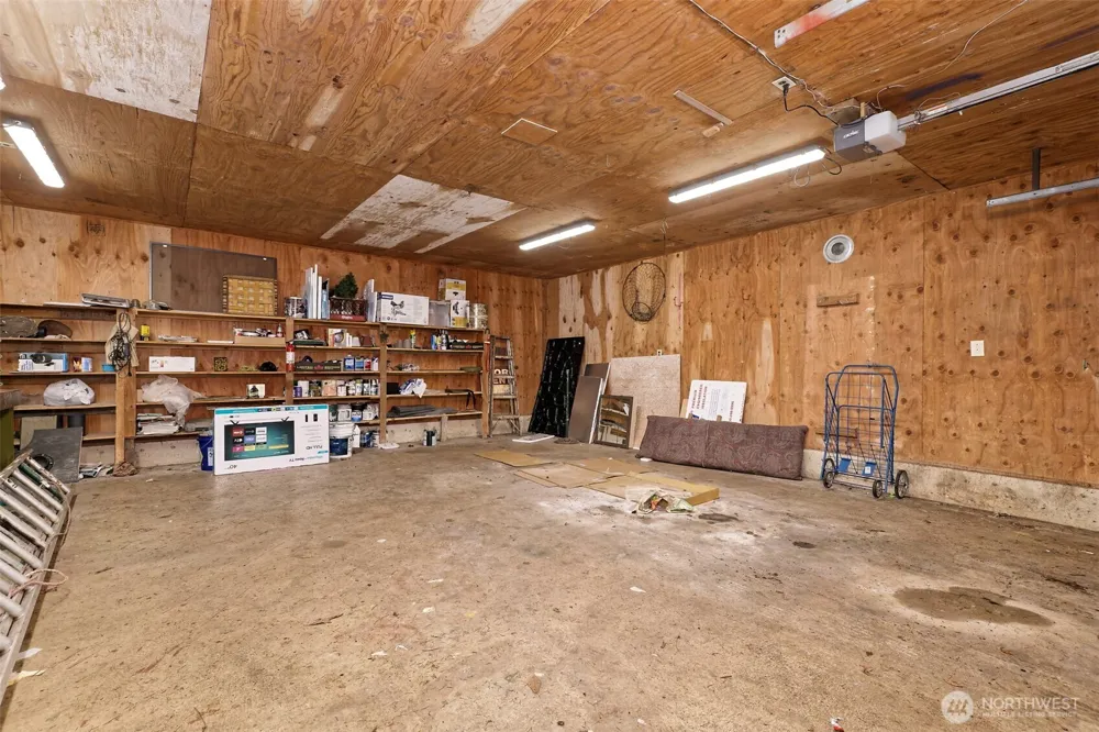 830 Lake Cushman Road Hoodsport, WA 98548