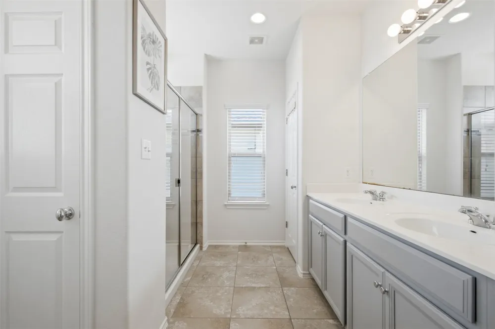 2105 Town Centre Drive #40 Round Rock, TX 78664
