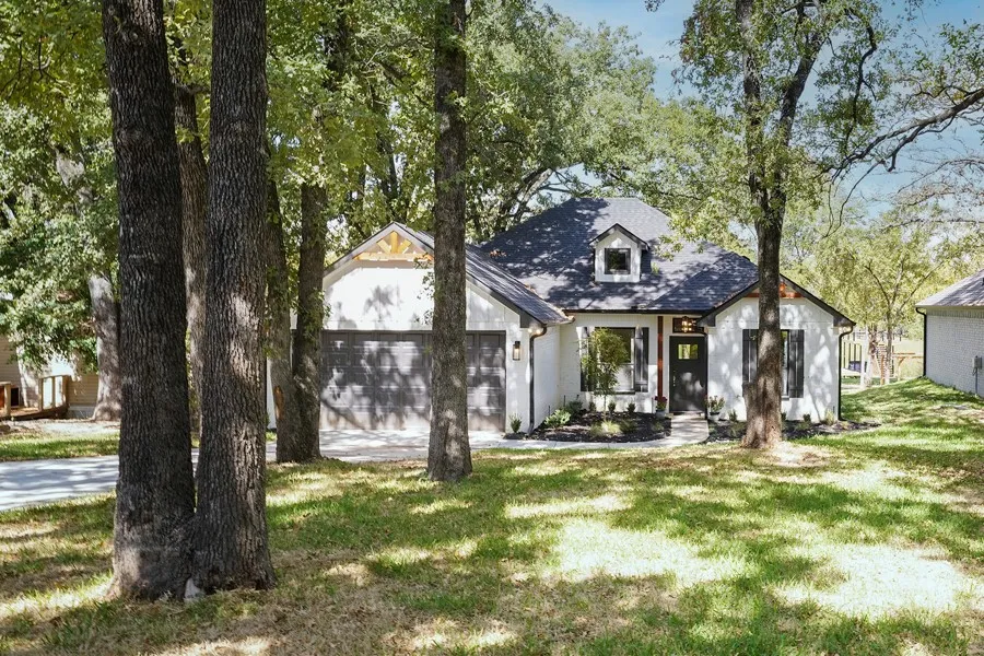 219 Ben Lacy Drive Gun Barrel City, TX 75156