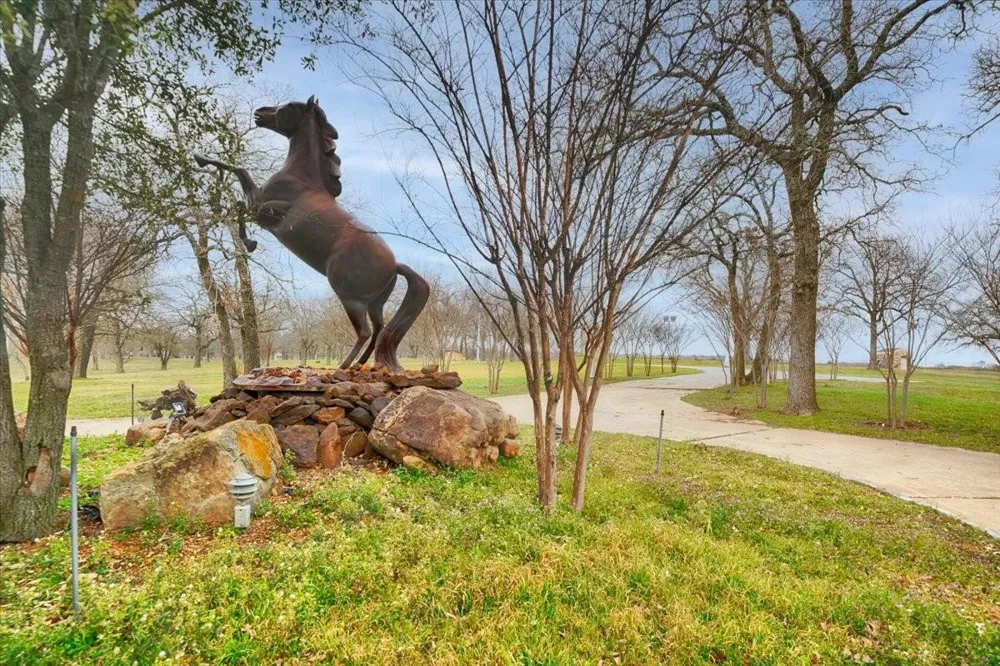 10827 Saint John Road Pilot Point, TX 76258