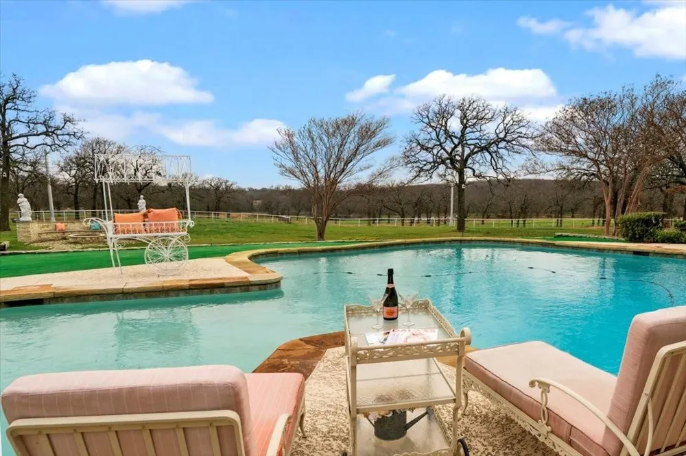 10827 Saint John Road Pilot Point, TX 76258