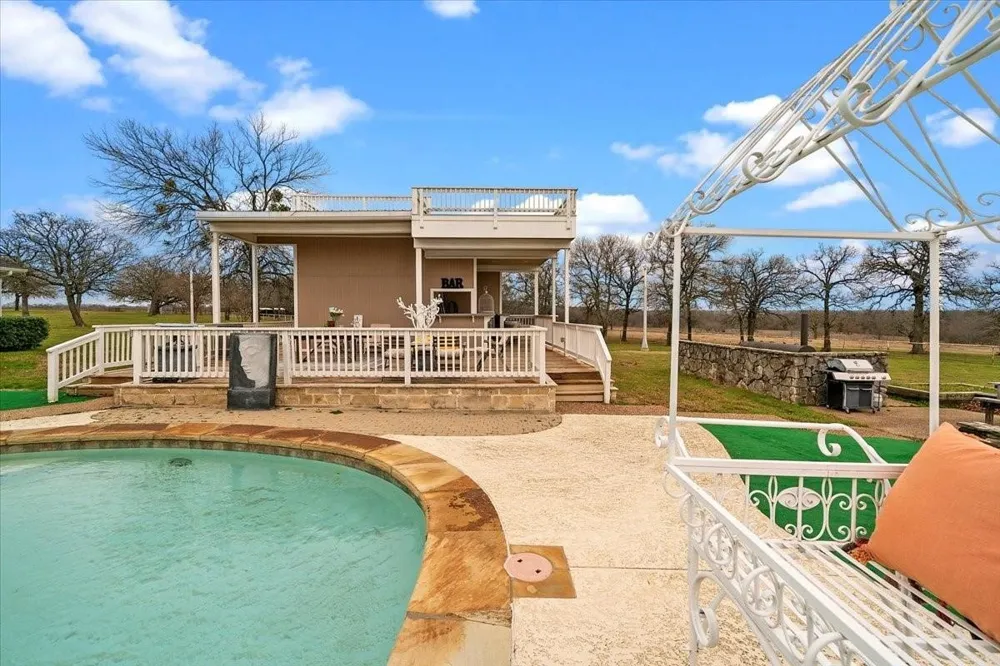 10827 Saint John Road Pilot Point, TX 76258