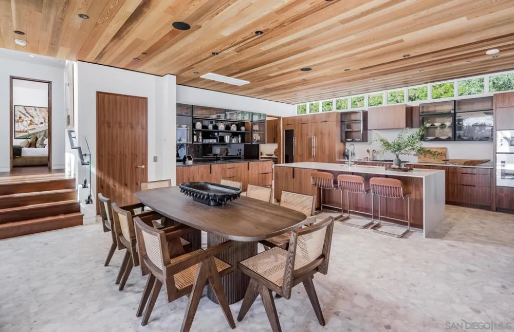 1411 Via Alta Del Mar, CA 92014