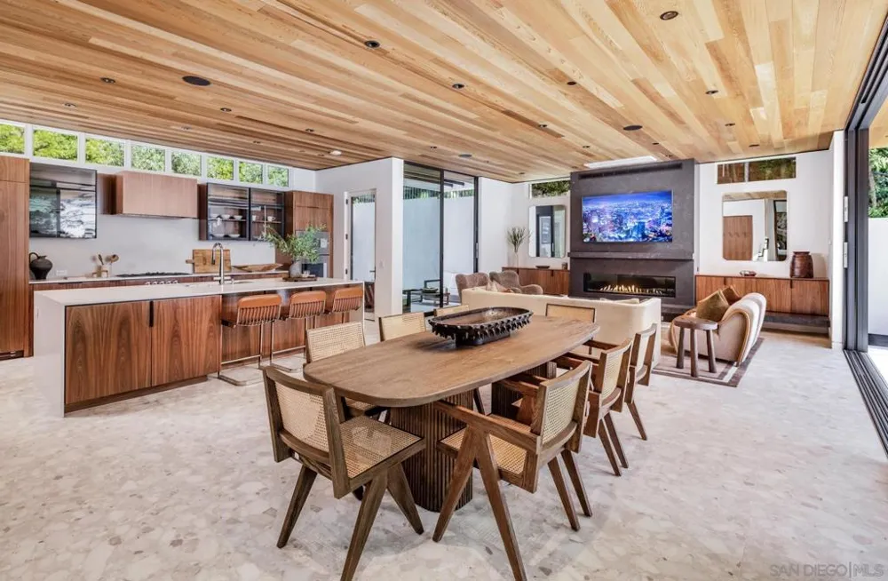 1411 Via Alta Del Mar, CA 92014