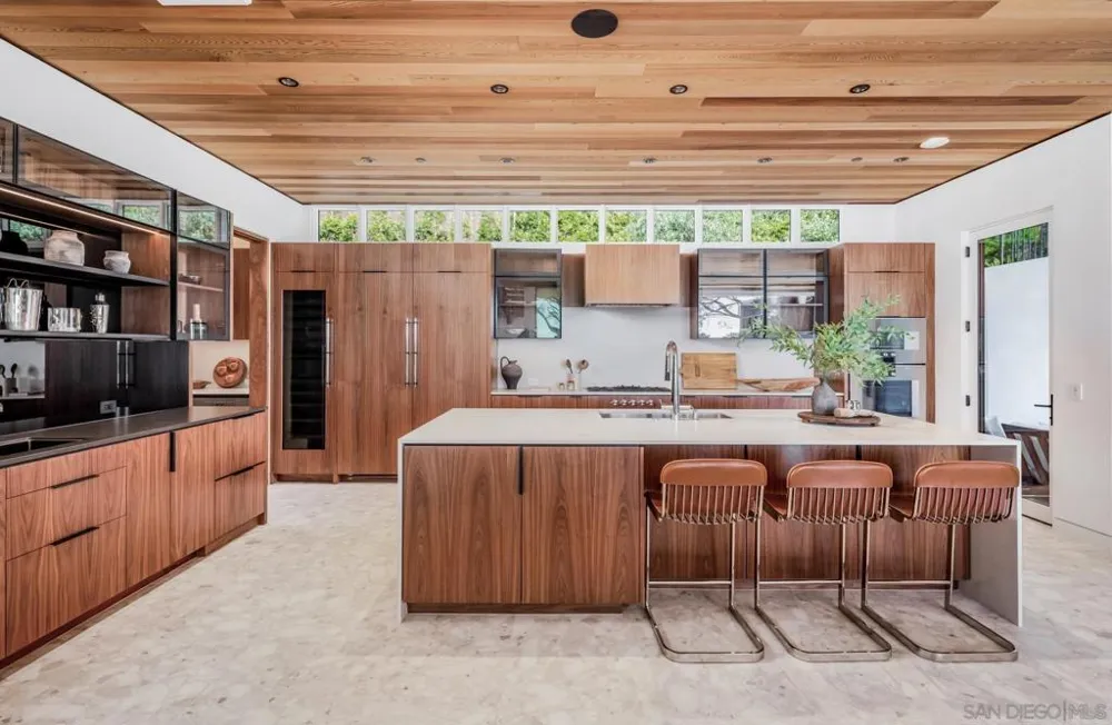 1411 Via Alta Del Mar, CA 92014