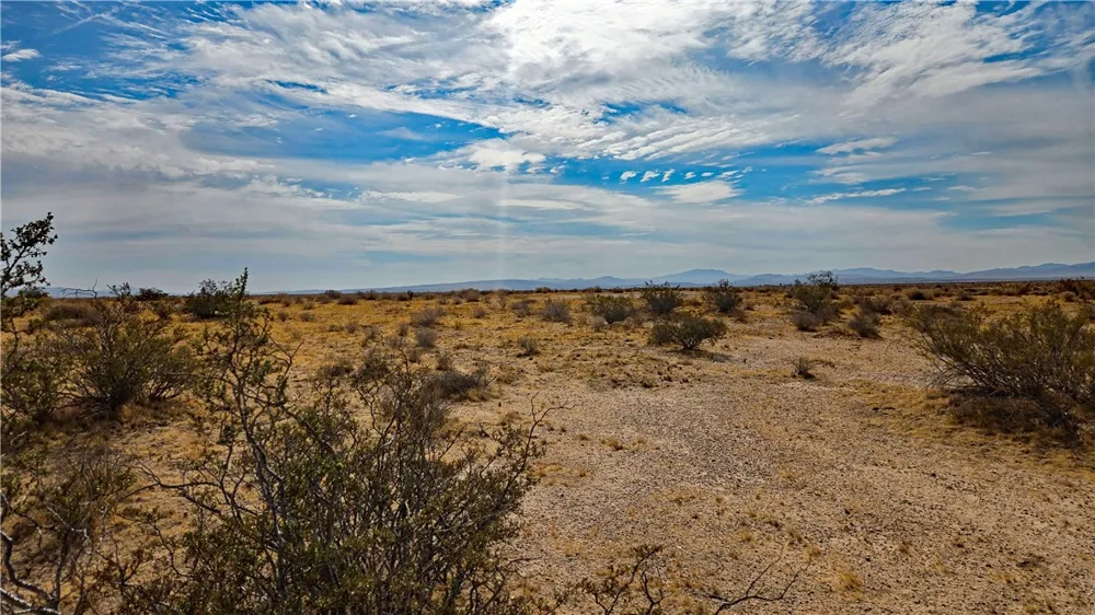Old Hinkley Rd & Riverview Rd Hinkley, CA 92347