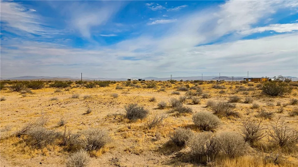 Old Hinkley Rd & Riverview Rd Hinkley, CA 92347