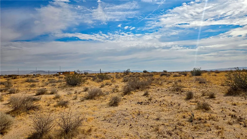 Old Hinkley Rd & Riverview Rd Hinkley, CA 92347