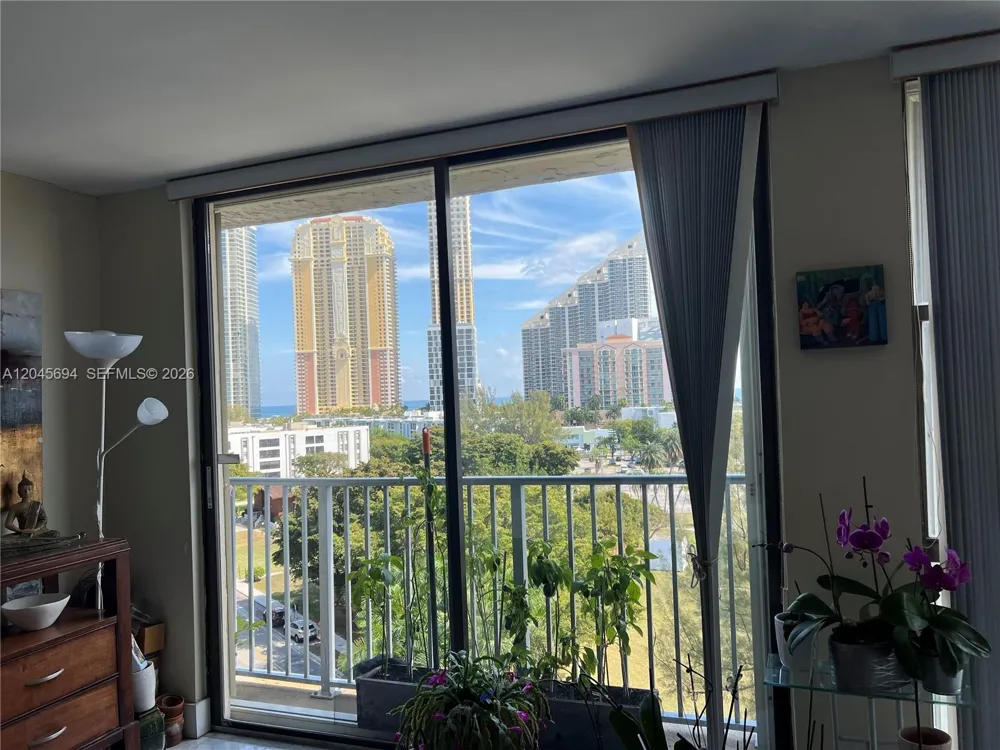 17600 Bay Rd #N902 Sunny Isles Beach, FL 33160