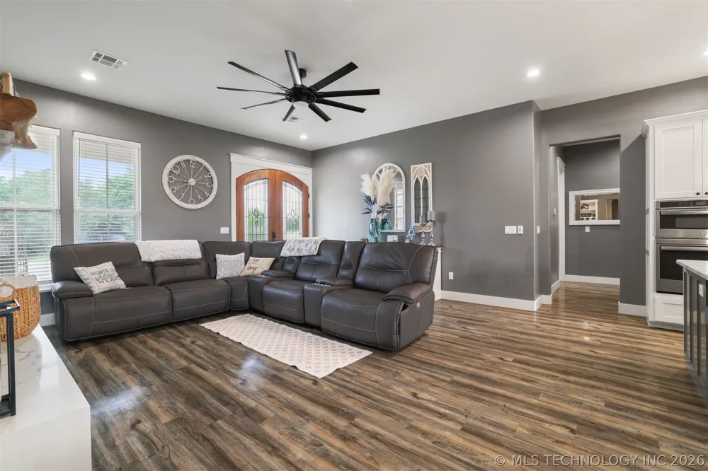 198 Texoma Drive Mead, OK 73449