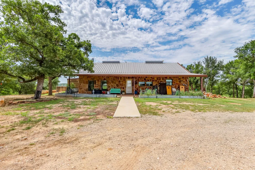 10413 County Road 136 Gordon, TX 76453