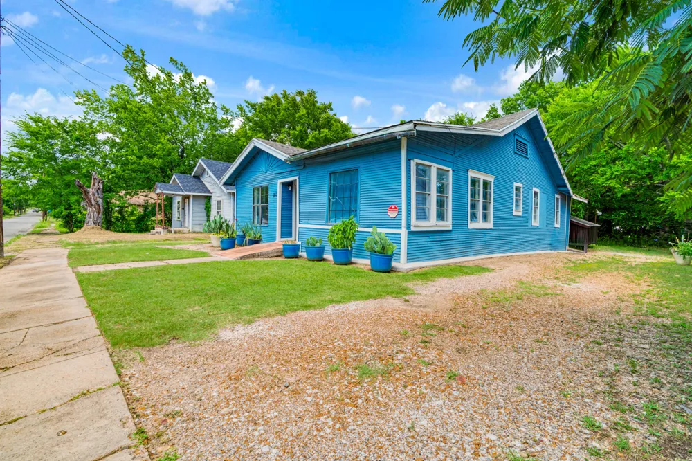 947 SE 6th Street Paris, TX 75460