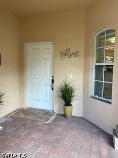 Meridan Court Naples, FL 34104
