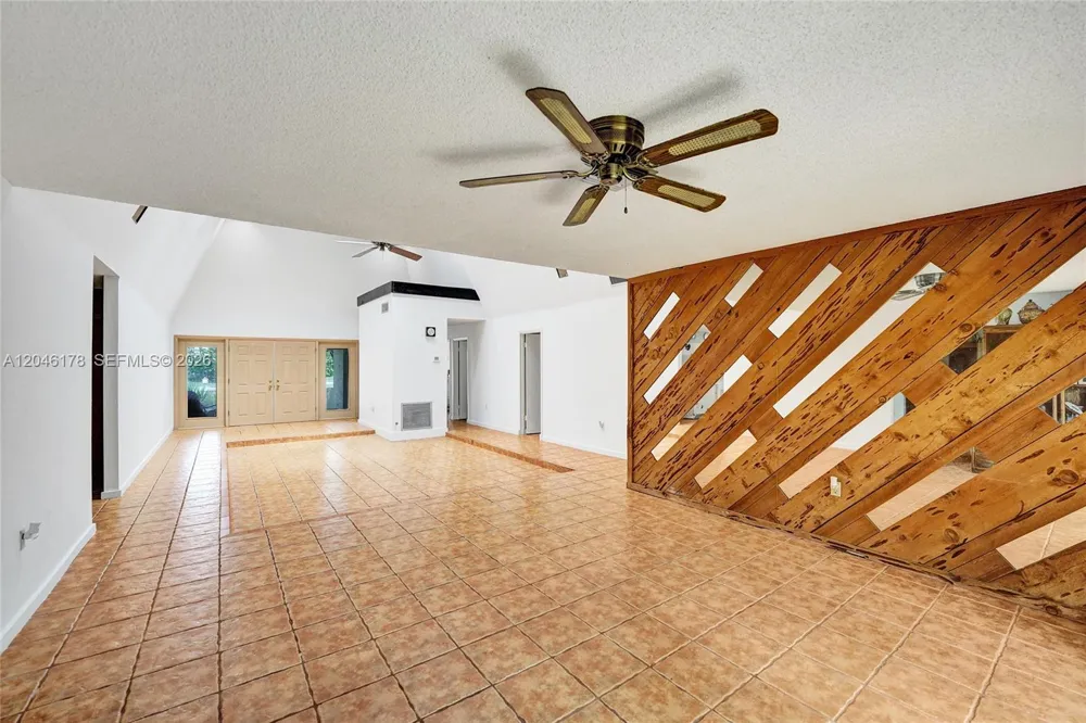 9120 SW 49th St Cooper City, FL 33328