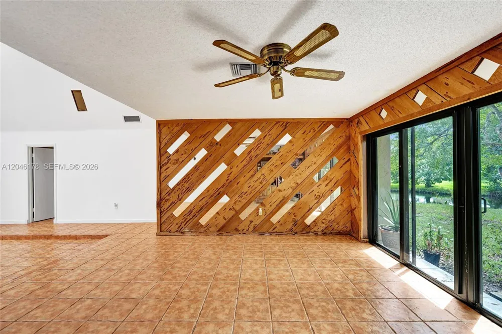 9120 SW 49th St Cooper City, FL 33328