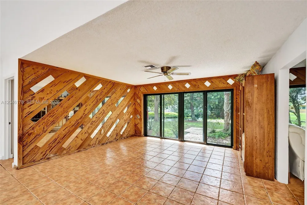 9120 SW 49th St Cooper City, FL 33328