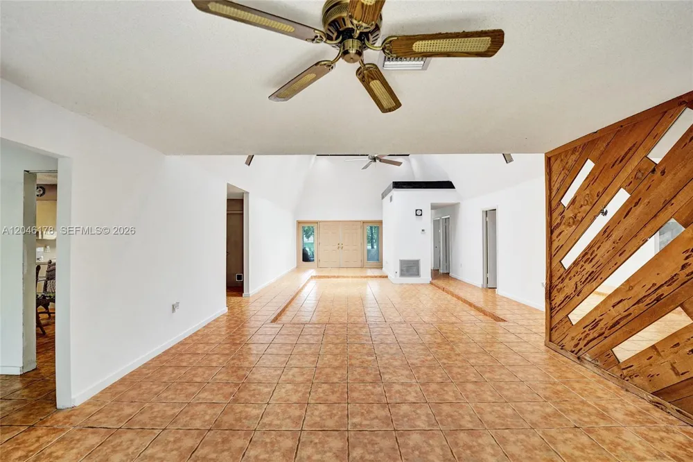 9120 SW 49th St Cooper City, FL 33328