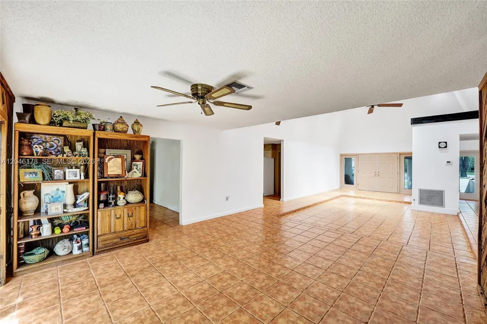 9120 SW 49th St Cooper City, FL 33328