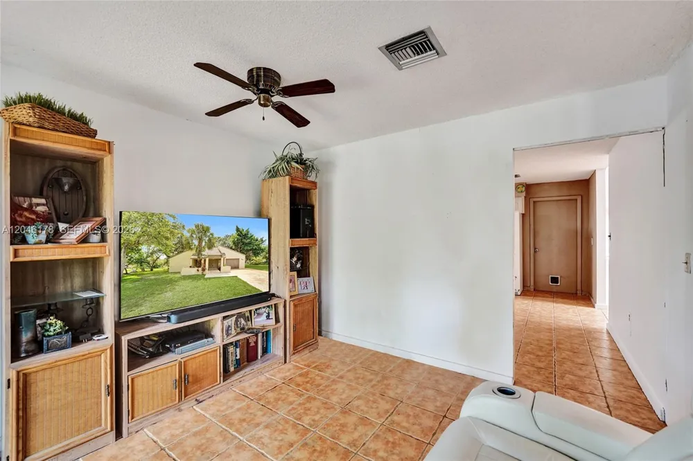 9120 SW 49th St Cooper City, FL 33328