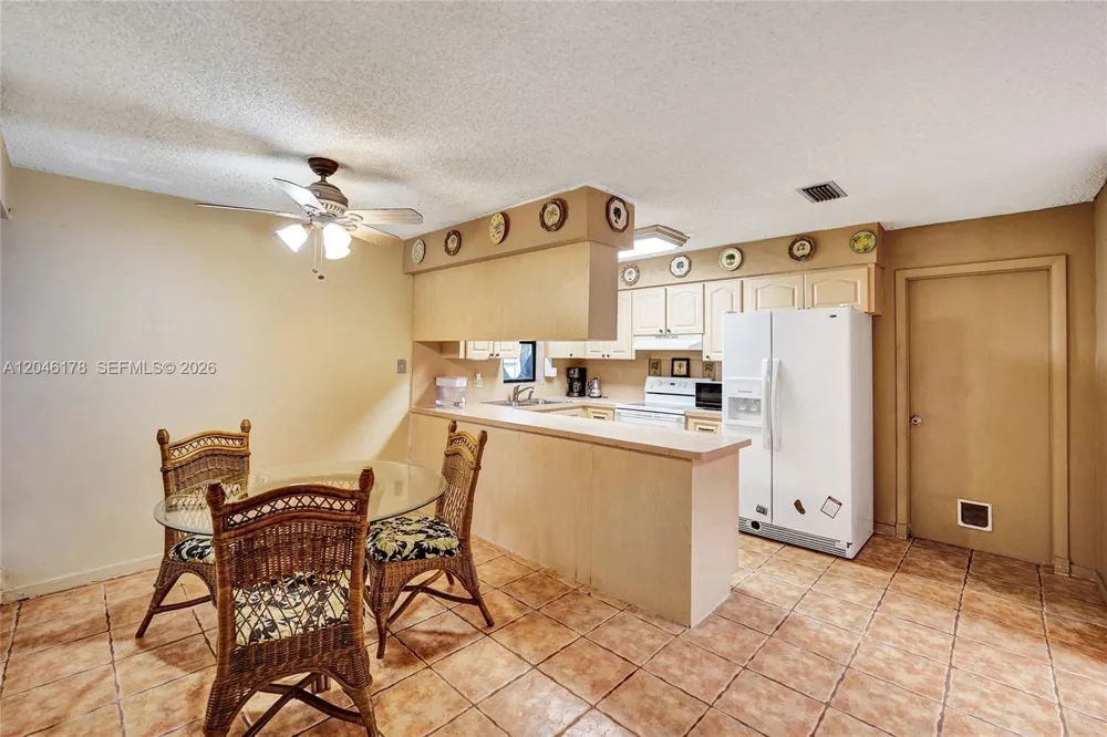 9120 SW 49th St Cooper City, FL 33328