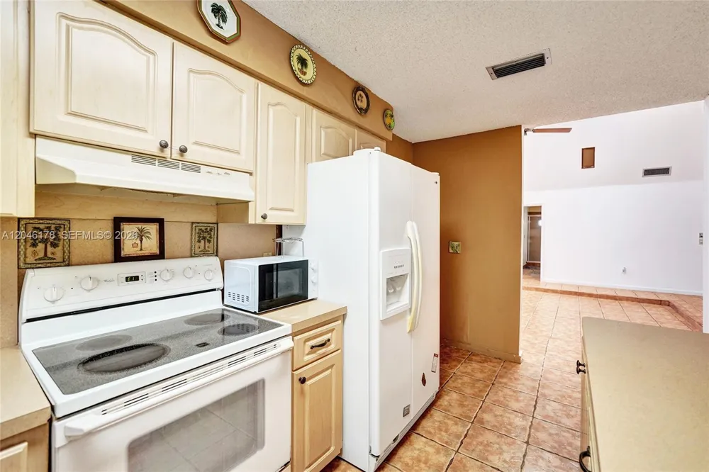 9120 SW 49th St Cooper City, FL 33328